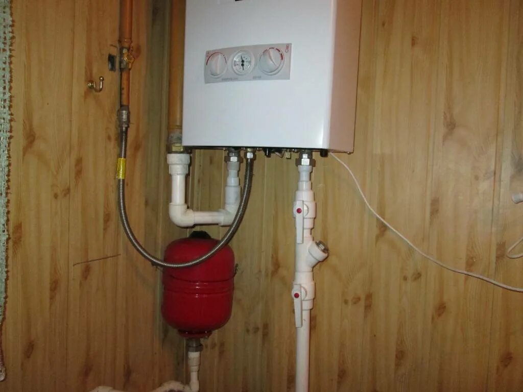 Расширительный бак для газового котла будерус. Расширительный бачок для отопления настенного котла бакси. Расширительный бак настенного газового котла бакси. Расширительный бак для двухконтурного газового котла. Котел бакси дополнительный расширительный бак.