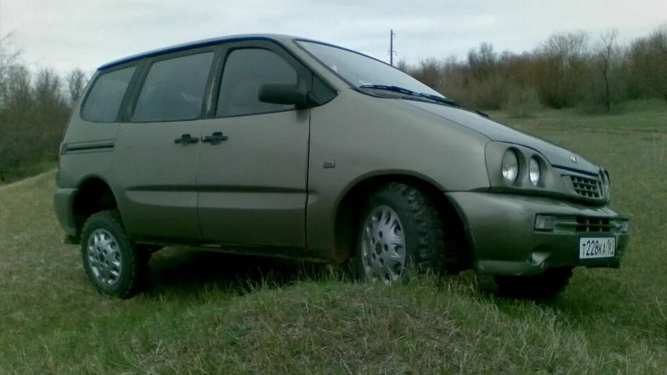Купить б/у Lada (ВАЗ) 2120 Надежда I 1.8 MT (80 л.с.) 4WD бензин механика в Моск