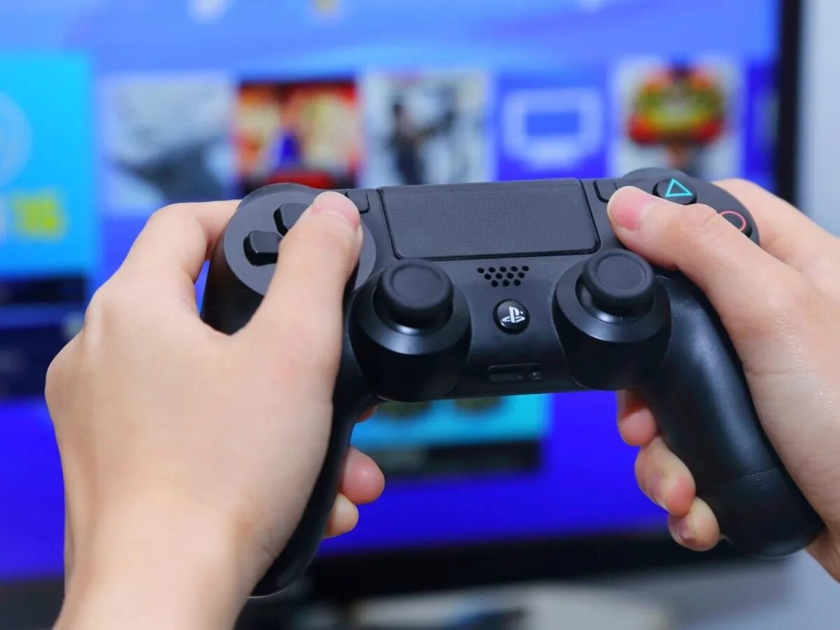 Игры для playstation 5 купить. Sony PLAYSTATION 5. Плейстейшен 4. Ps5 Gamepad. Плейстейшен 5 и плейстейшен 4.