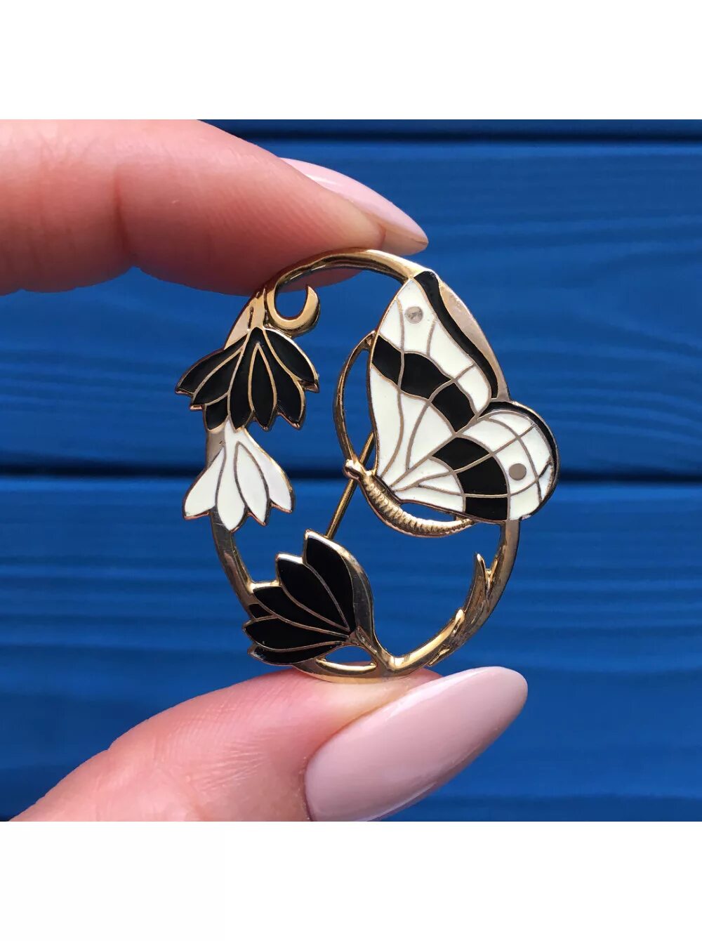 Брошь fish crown красный цветок. Брошь крокус. Takoa брошь фирма. Fish crown украшения. Fish crown.