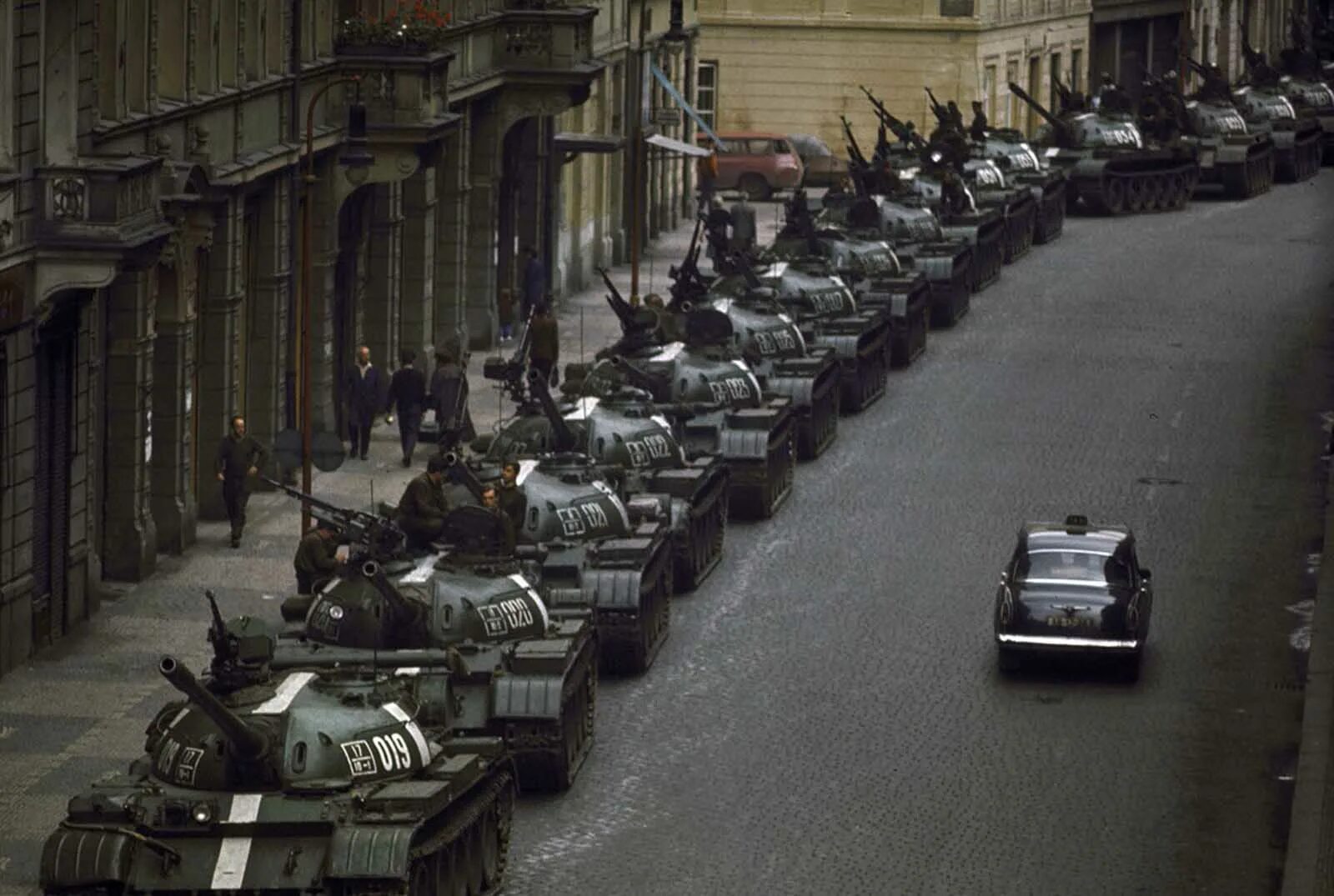 Овд чехословакия. Операция дунай прага 1968. операция «дунай». чехословакия, 1968 год.. 1968 чехословакия пражская весна. советские войска в праге 1968.