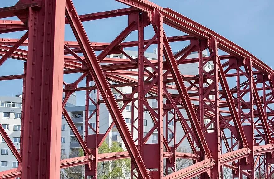Мостовые конструкции металлические. Мост металлоконструкции. Сложные металлоконструкции. Мост из стальной фермы.