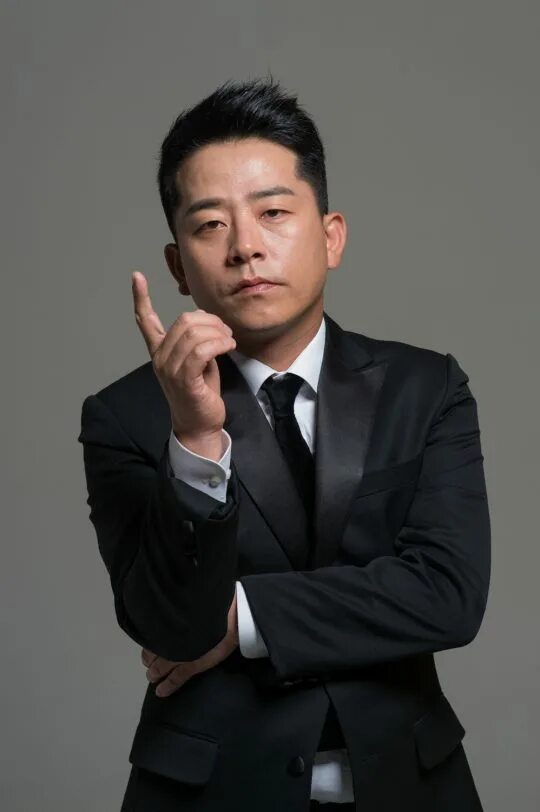 Тауип хо джун. Kim Jun-ho (comedian).