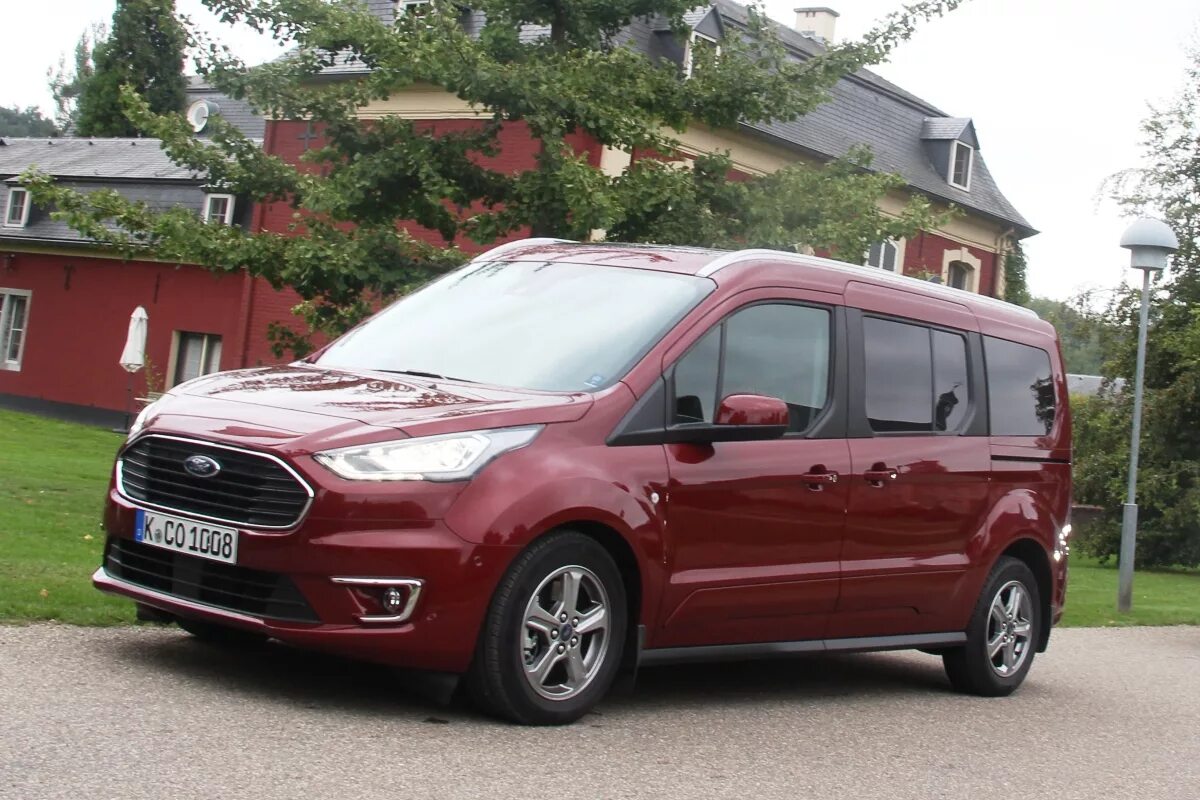 Отзыв форд коннект. Ford Tourneo connect 2018. Ford Transit connect 2018. Ford Transit connect Рестайлинг. Ford Tourneo 2007.