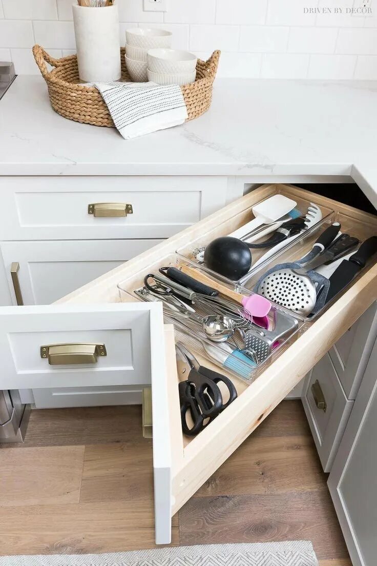 Blum tandembox antaro. Кухонные ящики организация. Организация кухни. Выдвижные системы для кухни. Организация кухонных шкафов.
