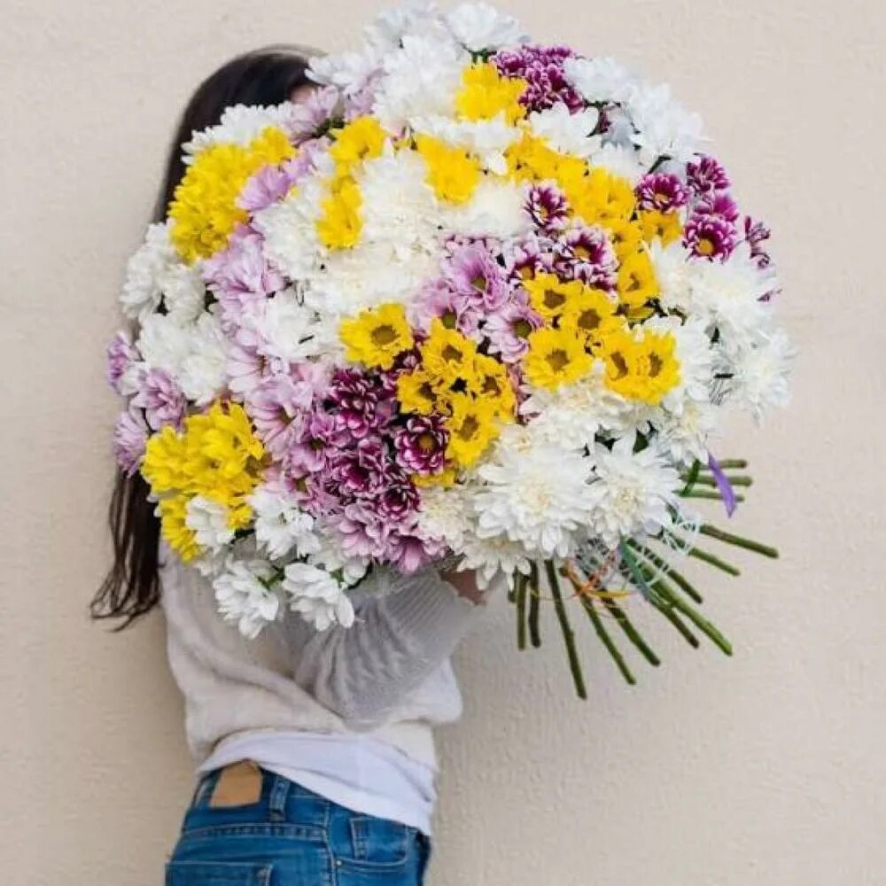 Оригинальный букет цветов. Оригинальные букеты маме. Потрясающие букеты. Необычные букеты. Оригинальный букет маме на юбилей.