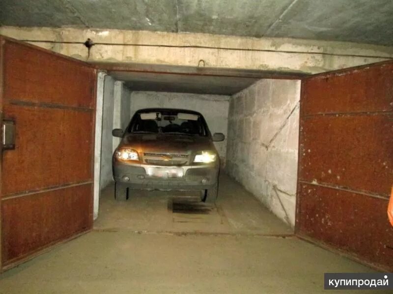 Купить подземный гараж. Подземный гараж. Подземный гараж в частном доме. Построить подземный гараж. Подземный гараж Россия.