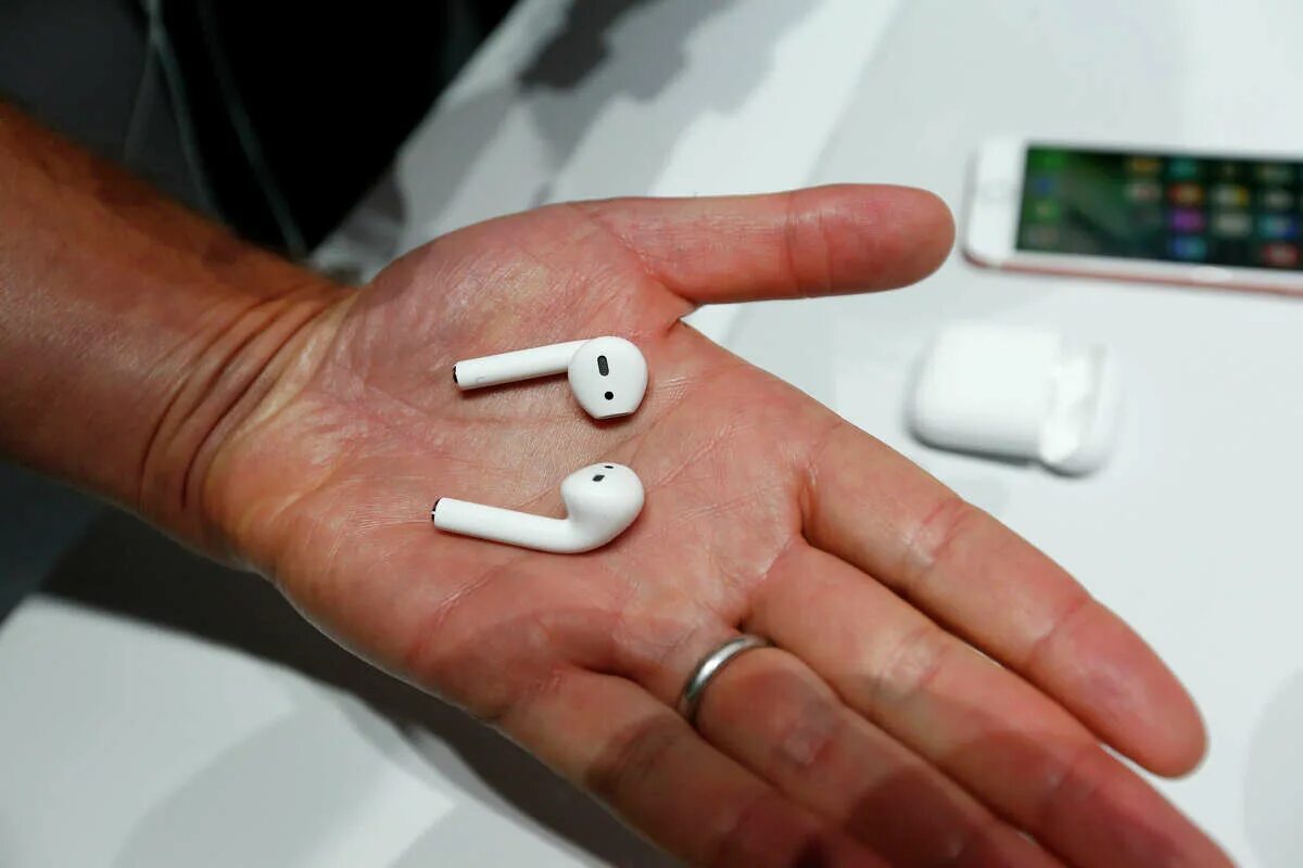 Как найти наушник от airpods дома. Airpods pro. беспроводные аирподсы за 1000. роскачество наушники. большие аирподсы.