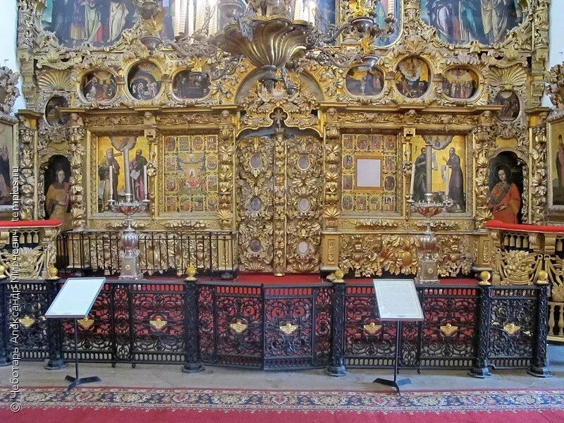 фили храм покрова богородицы иконостас. иконы храма в филях. икона покрова богородицы храма покрова в филях. фили храм покрова богородицы иконостас. храм в филях нарышкинское барокко внутри.