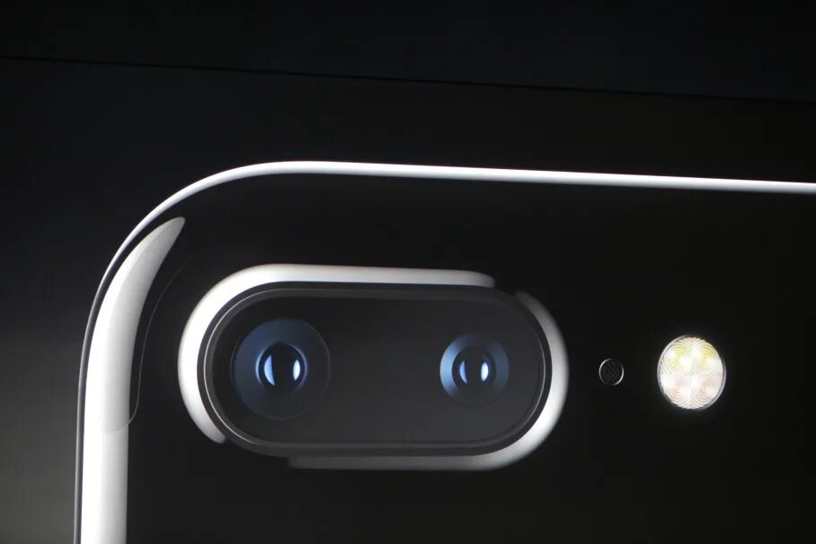 Камера на айфон цена. Эпл 7 айфон камера. Айфон 7 плюс камера 1x. Смартфон с двойной камерой. Камера айфон 7 + без стекла.
