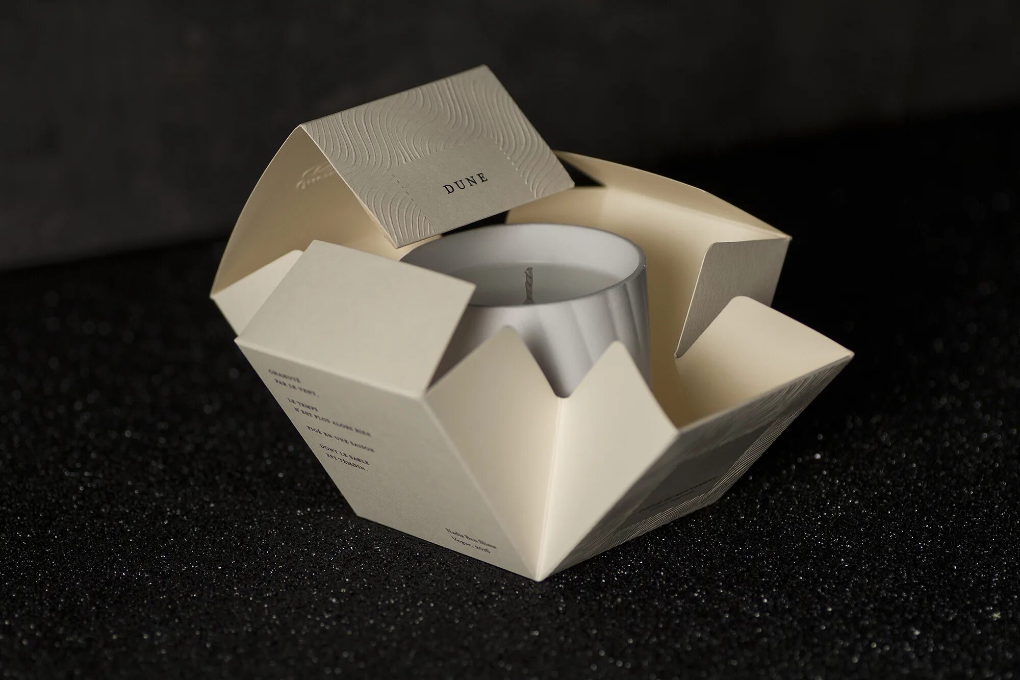 дизайнерская упаковка свеча. коробки для свечей. упаковка свечки. дизайнерские упаковки свечка. красивая упаковка свечей.