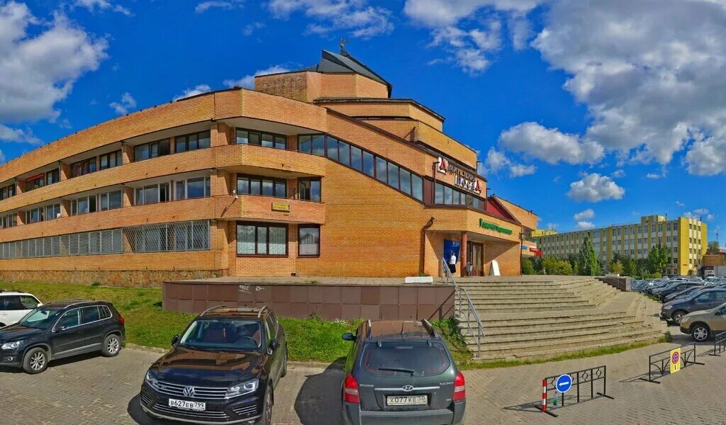 Гостиница дмитров в дмитрове. Торговая площадь дом 1 дмитров. Ул московская 31 дмитров. Гостиница посад дмитров. Кдц дмитров детский.