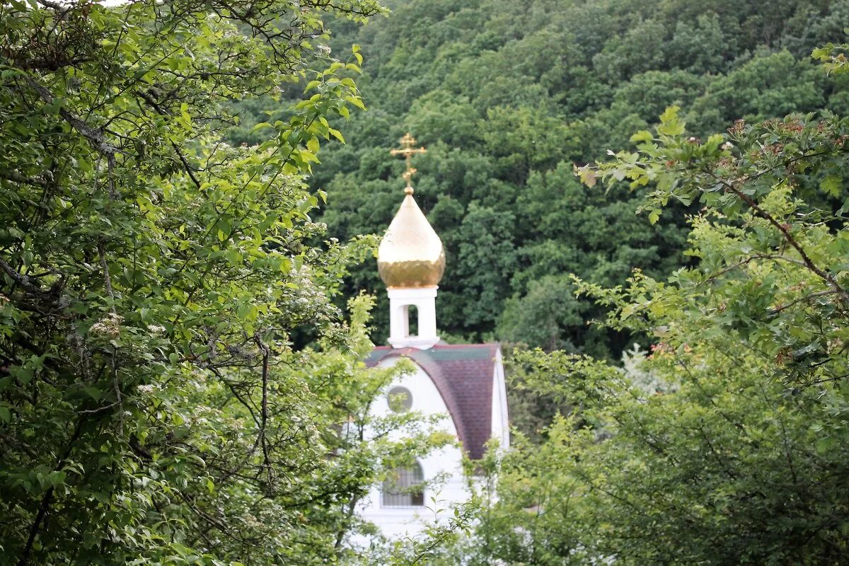 Станица Азовская Северский район. Святой источник Азовская Краснодарский край. Храм в станице Азовская Северского района. Станица Азовская Родник. Родники в краснодарский