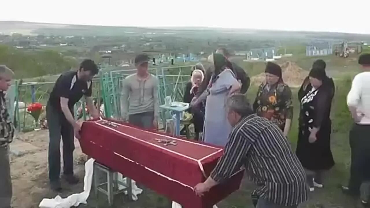 Похороны бабушки оли. Крутые похороны бабушки оли. Крутые похороны бабушки оли. Эпичные похороны бабушки оли. Похороны бабушки оли.