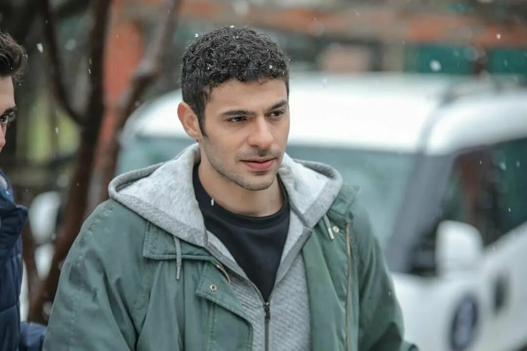 Мои братья мои сестры турецкий сериал. Мои братья и сестры 56 серия на турецком. Kardeşlerim турецкий сериал susen. Мои братья и сестры дата выхода. Kardeşlerim турецкий сериал 2021.