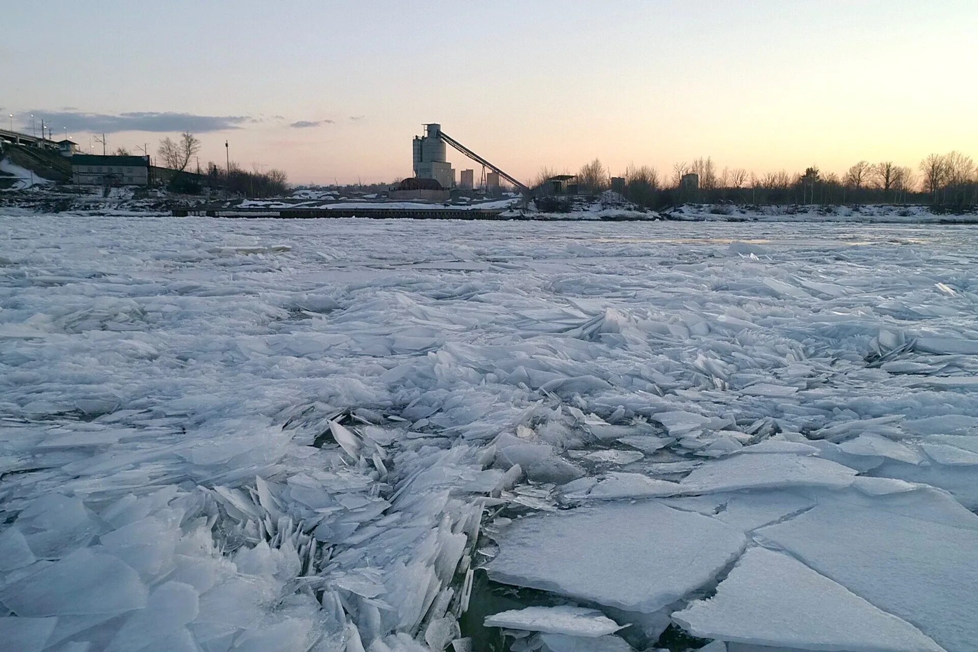 ледоход тольятти. каток сормовский парк нижний новгород. эстетичный лёд. сормовский каток нижний новгород. каток сормовский парк нижний новгород.