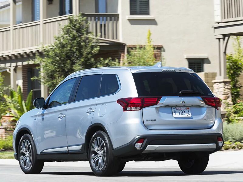 Mitsubishi outlander gt. Mitsubishi outlander gt. Митсубиси аутлендер 2017. Митсубиси аутлендер gt. Аутлендер gt 2021.