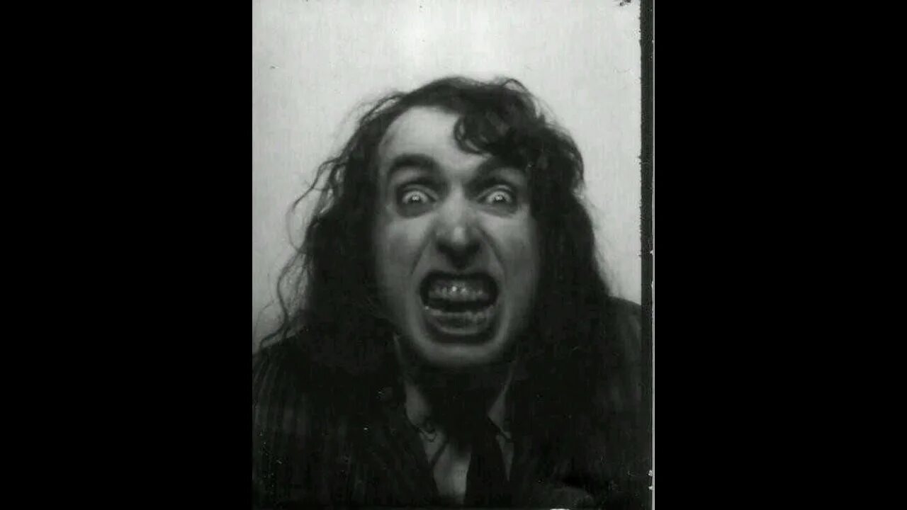 Tiptoe through the tulips. Тини тим астрал. tiny tim living in the sunlight. tiny tim tiptoe through the tulips horror.