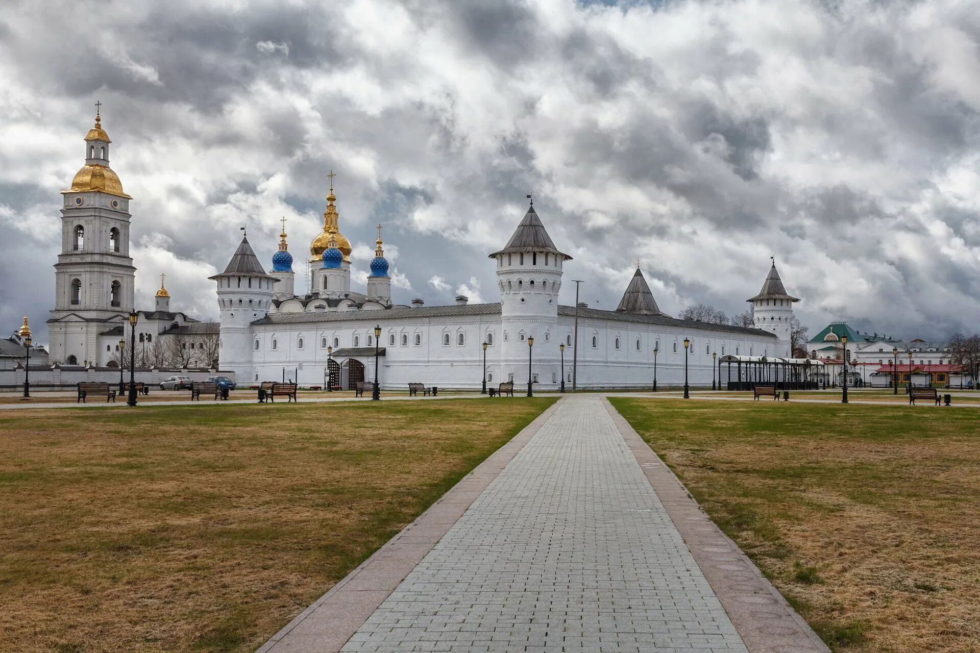 Тобольский кремль. Тобольский Кремль Тобольск. Белокаменный Тобольский Кремль. Белый Кремль Тобольск. Достопримечательности Тобольска. Тобольский Кремль..