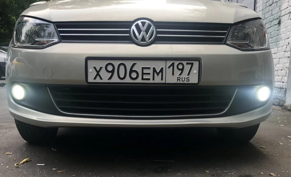 Polo дхо. ДХО поло седан 2019. ДХО VW Polo sedan 2011. ДХО поло седан 2013. Ходовые огни Фольксваген поло седан.