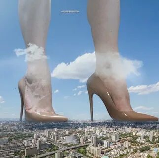 @LouboutinWorld. pic.twitter.com/A9pRX6nfn8. #shoes. #toecleavage. #loubout...