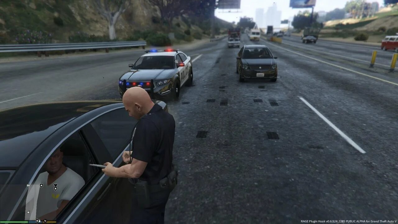 Гта 5 покушение. Трафик в ГТА 5. GTA 5 Traffic stop. Преступники ГТА 5. Задержание ГТА 5.