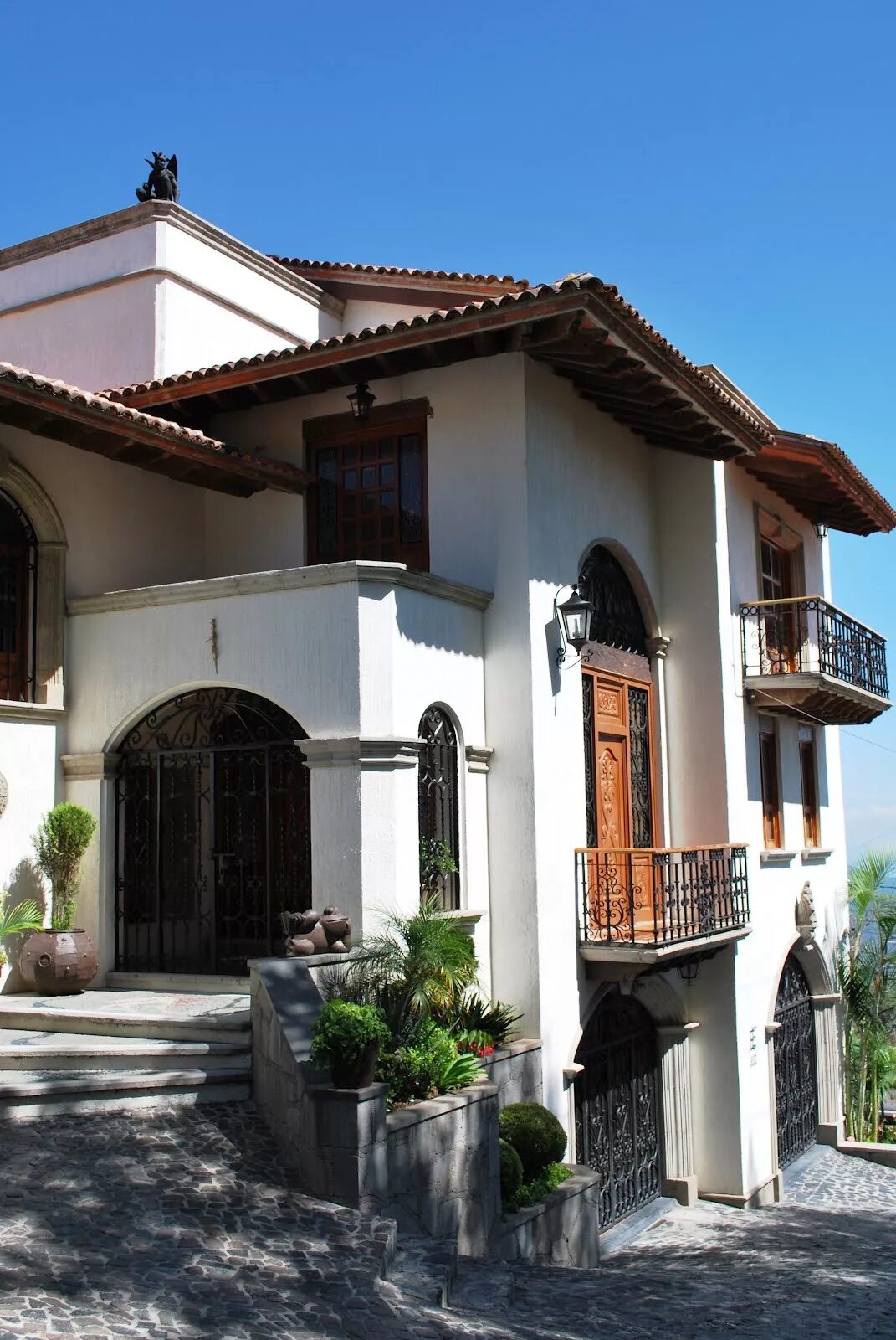 Мексика дом арамберри. Гасиенда в мексиканском стиле. Вилла в мексике. Mexico home. Дом в мексиканском стиле.