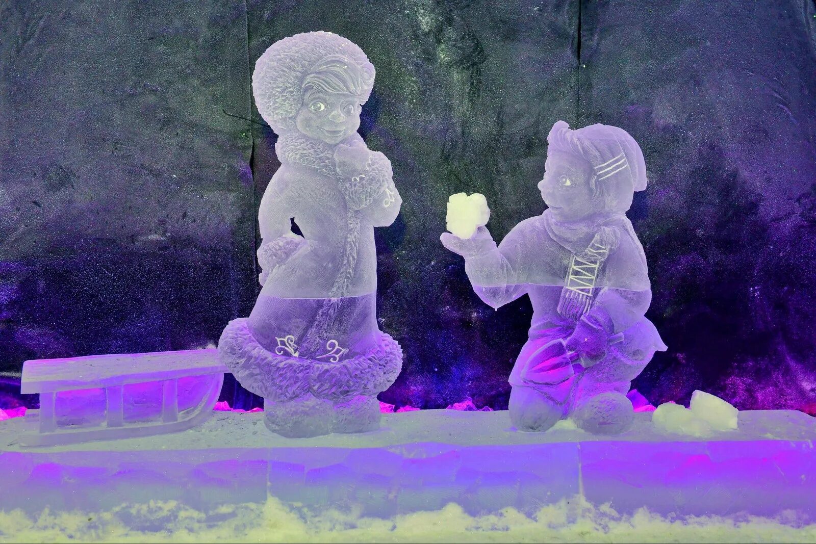 Ледяные скульптуры. Ледовые скульптуры. Фигурки из льда. Скульптуры из льда. Ледовый дети