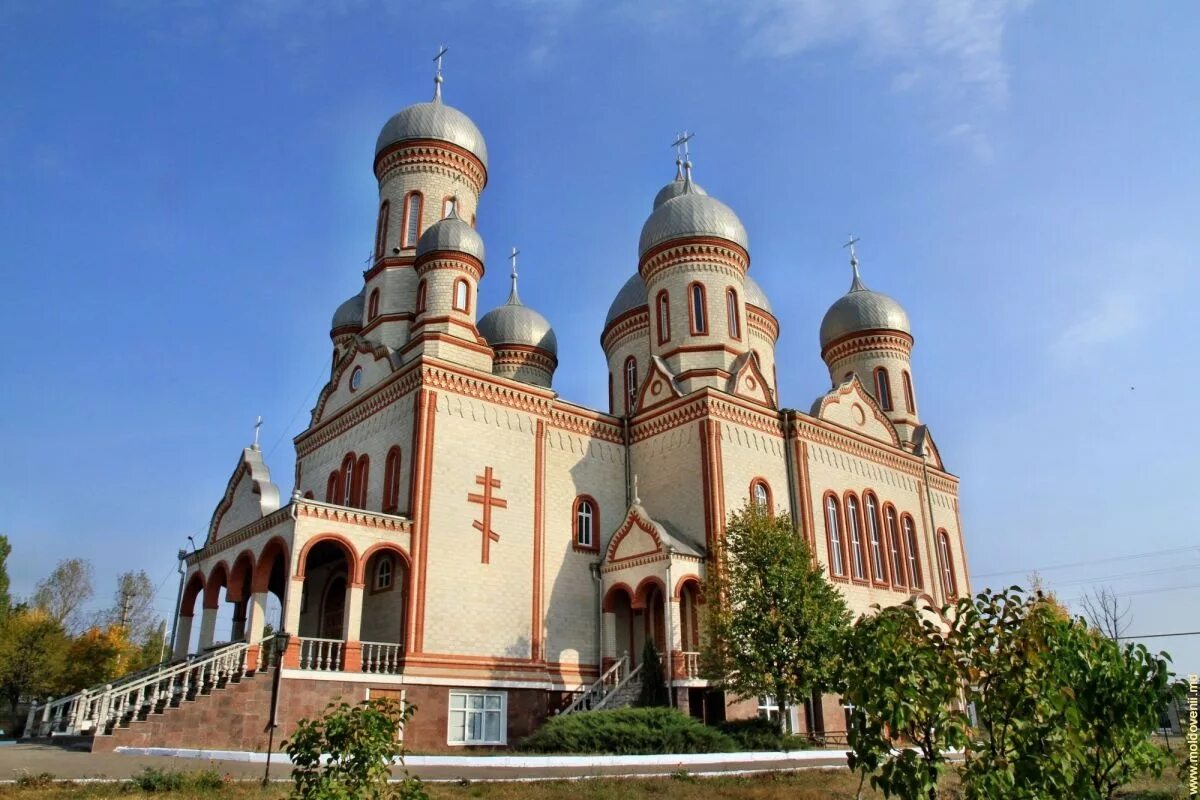 Кишинев тбилиси. Храм города Дрокия. Молдавская Церковь Кишинев.