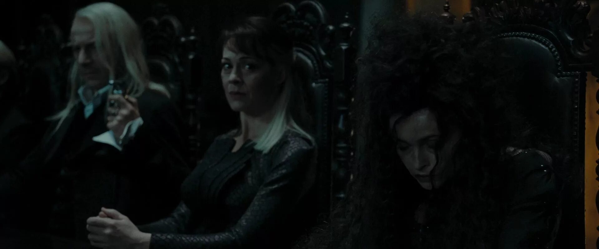 Беллатриса лестрейндж зубы. Гермиона пожиратели. Гарри поттер гермиона беллатриса. Беллатриса лестрейндж арт. Гермиона пожиратели.