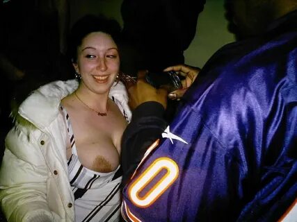 Slideshow big tits nipslip.