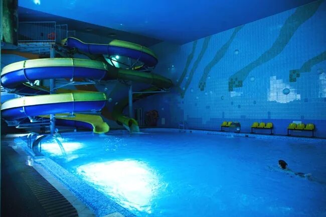 Воронеж развлекательный комплекс. Парнас боулинг воронеж. Парнас боулинг воронеж улица карла маркса 67 б. Аквацентр парнас воронеж бассейн. Воронеж развлекательный комплекс.