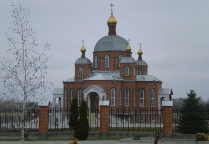 Церковь село краснокумское георгиевск. Георгиевск село краснокумское. Краснокумское ставропольский край. Магазин макутия село краснокумское. Церковь село краснокумское георгиевск.