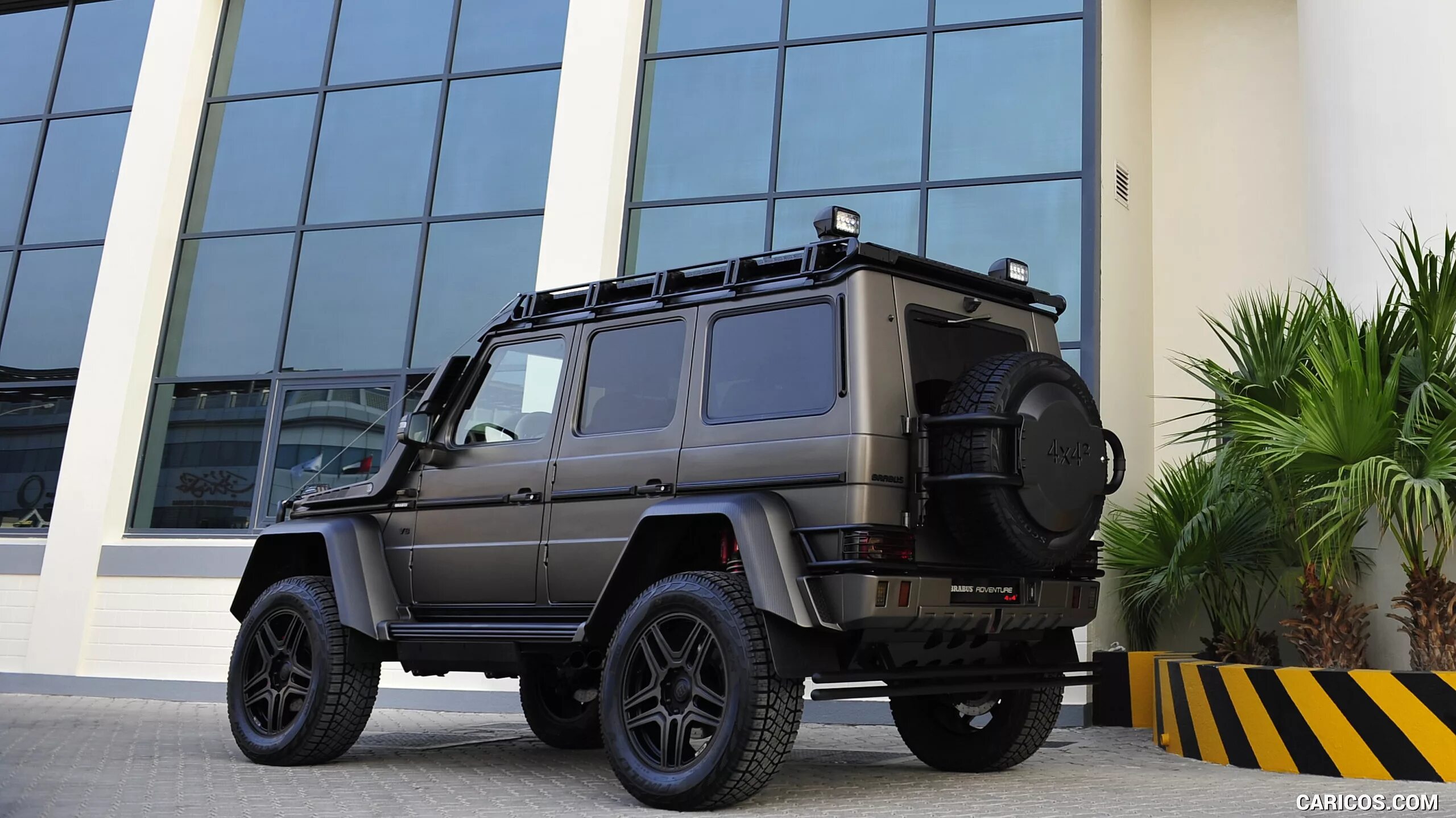 Танк 300 в обвесе гелика. Mercedes g Brabus 550 Adventure. Мерседес g63 Брабус. Mercedes-Benz g class 550 Брабус. G63 Brabus 4x4.