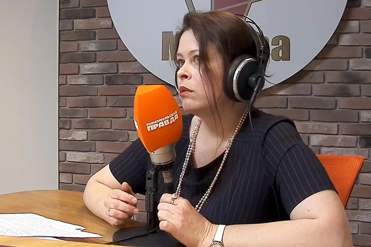 Журналисты кп фото. Журналист комсомольской правды. Комсомольская правда журналисты. Спецкор фото. Корреспондентка комсомольской правды.