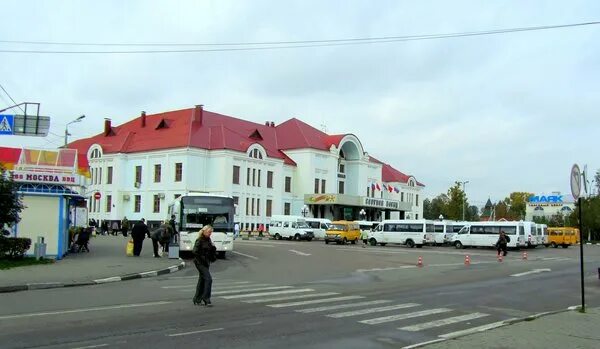 Автовокзал савина. Автобусная станция Сергиев Посад. Автовокзал Сергиев Посад- Инженерная 8. Автовокзал Сергиева Посада. Магазины около автовокзала в Сергиевом Посаде.