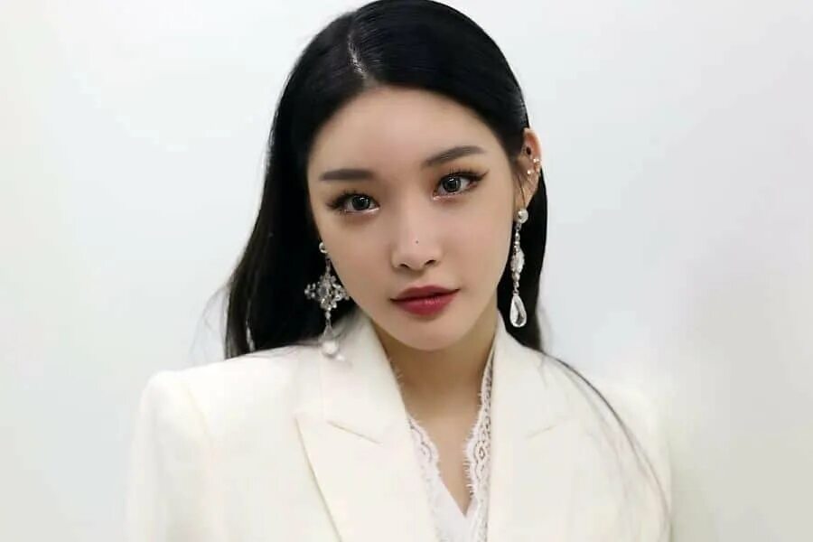 Шу ва. Чон ха певица. Чонха 2020. Kim Chungha 2020.