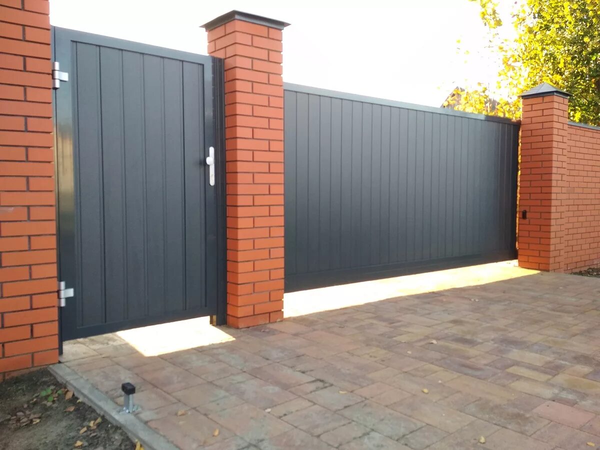 Раздвижные распашные ворота. Ads400 alutech. Ворота откатные 15000х3800, створка 2500 дорхан. Ворота alutech prestige 68. Распашные ворота с калиткой дорхан.