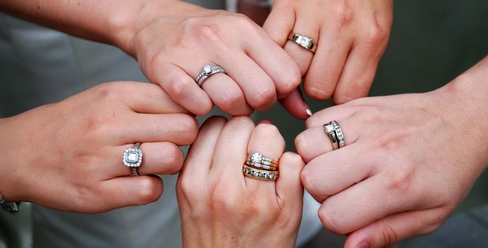 Можно ли носить кольца бабушек. Можно ли носить кольца бабушек. Украшения золото с серебром вместе. Можно ли носить кольца бабушек. Можно ли носить кольца бабушек.