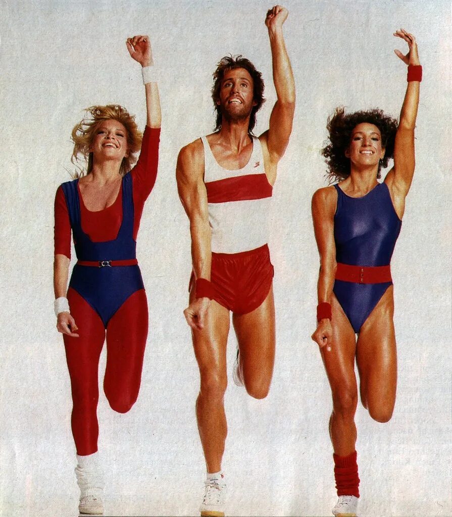 Костюм адидас 90. Спорт 90 х годов. Jane fonda aerobics. Фитнес 90-х одежда. Фарра фосетт стиль.