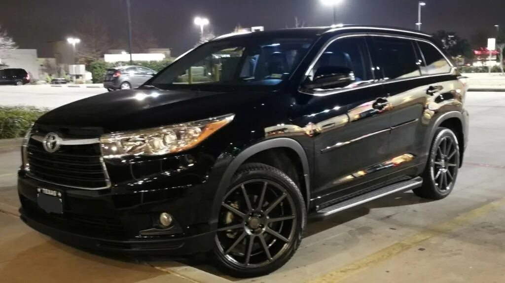 Тойота хайлендер 2011. Toyota highlander 2013 обвес. Toyota highlander 2015 tuning. Toyota highlander 2016 tuning. Хайлендер черный 2012.
