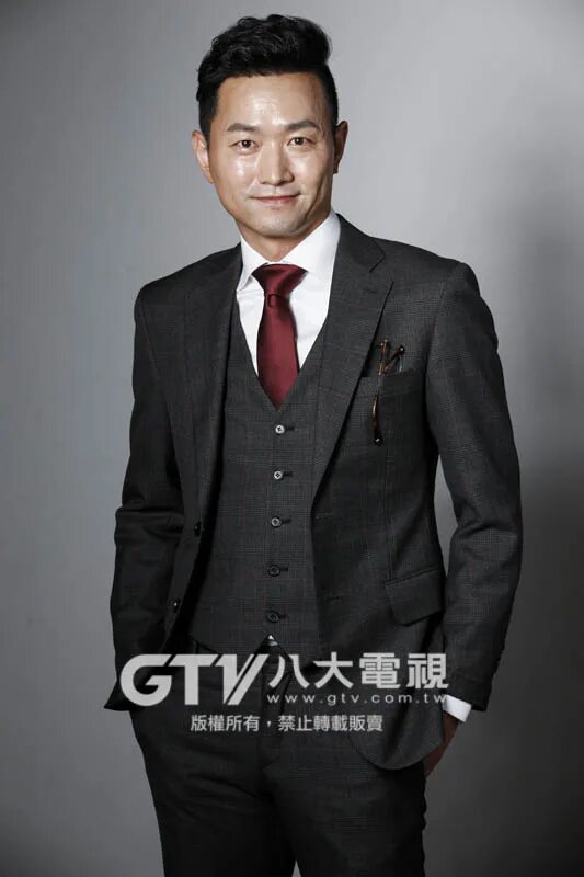 Yu kim. Kim yoo-suk.