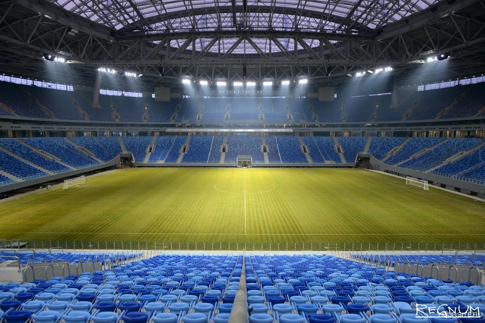 Сколько вместимость стадиона. Стадион Зенит Арена Санкт-Петербург. Зенит Арена Питер. Стадион Зенит Арена.