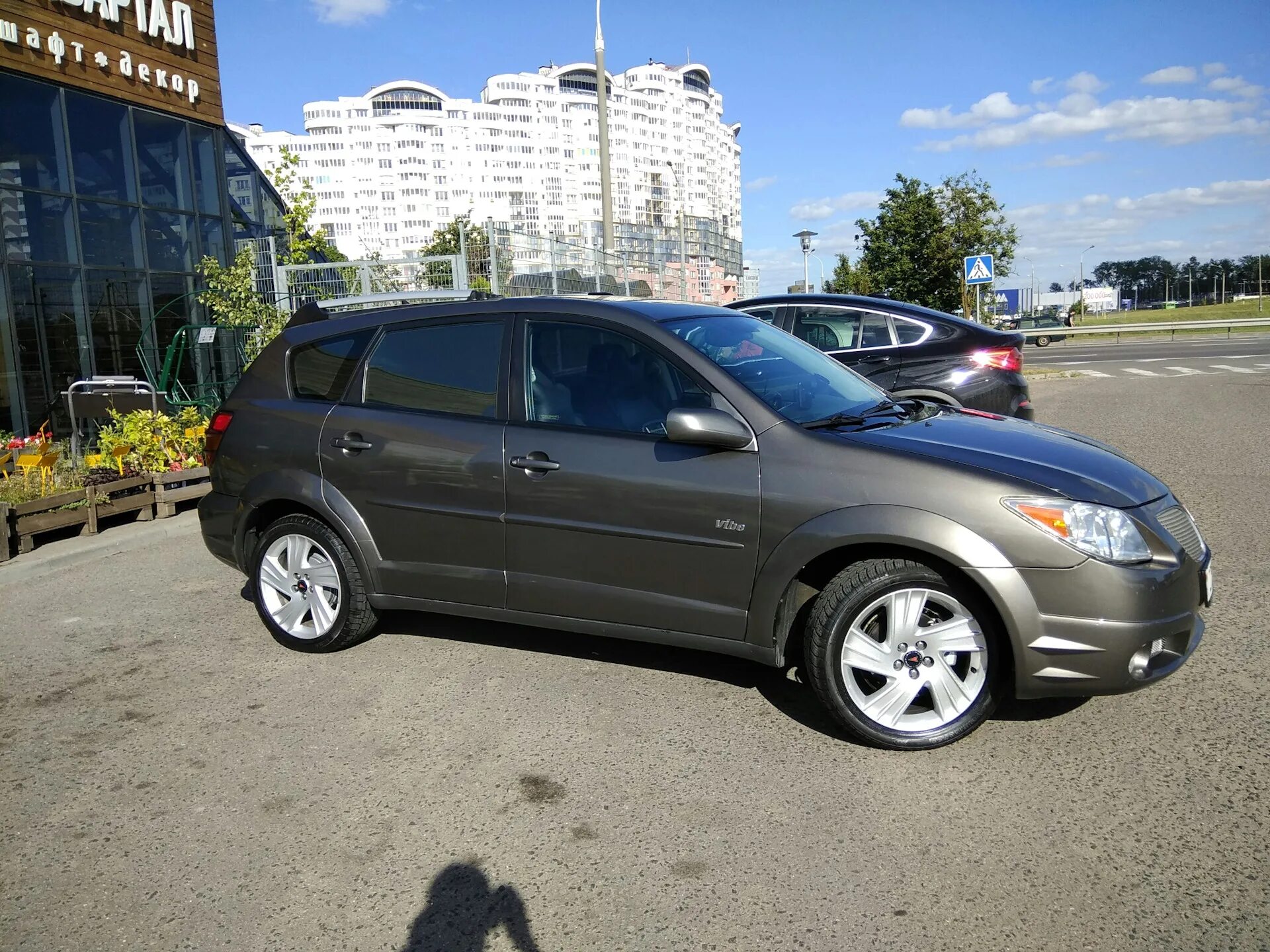 Вайб диски. Pontiac Vibe 2005. Pontiac Vibe gt 2005 колеса. Pontiac Vibe 2003 на 18 литье. 17 Диски на Понтиак Вайб.