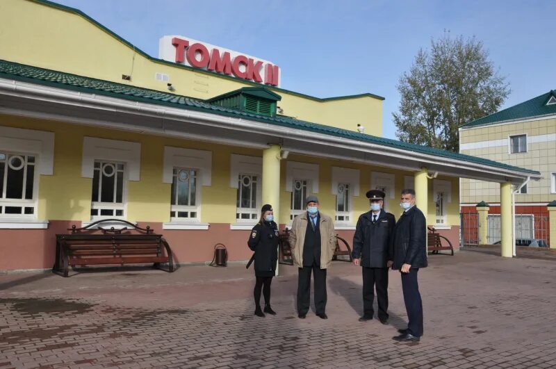 Вокзал г томск. Томск-2 Железнодорожный вокзал. Станция Томск 2. Томск вокзал Томск 2. Железнодорожная станция Томск-2.