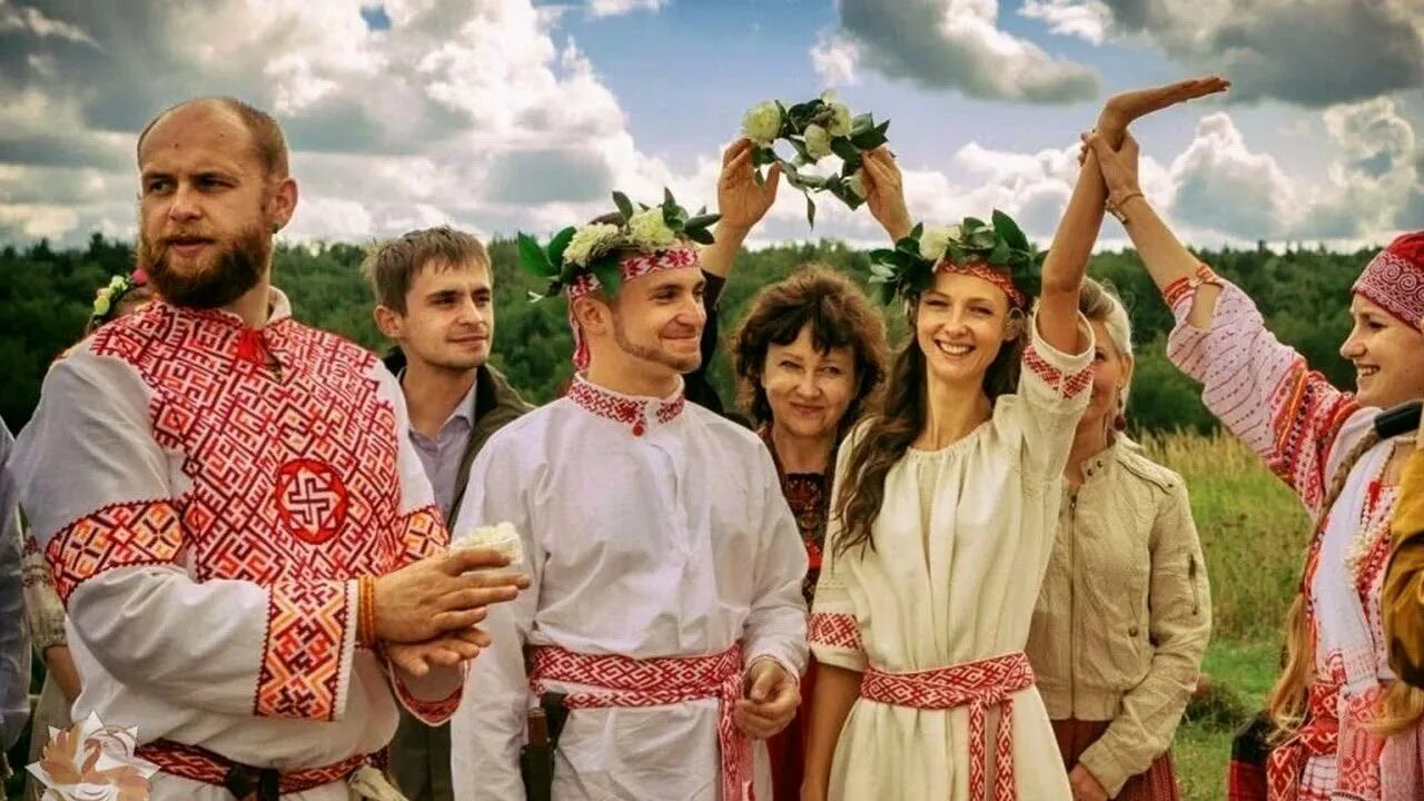 В традиционной культуре славянских народов. В традиционной культуре славянских народов. В традиционной культуре славянских народов. Русский хоровод. Славянская обрядовая одежда.