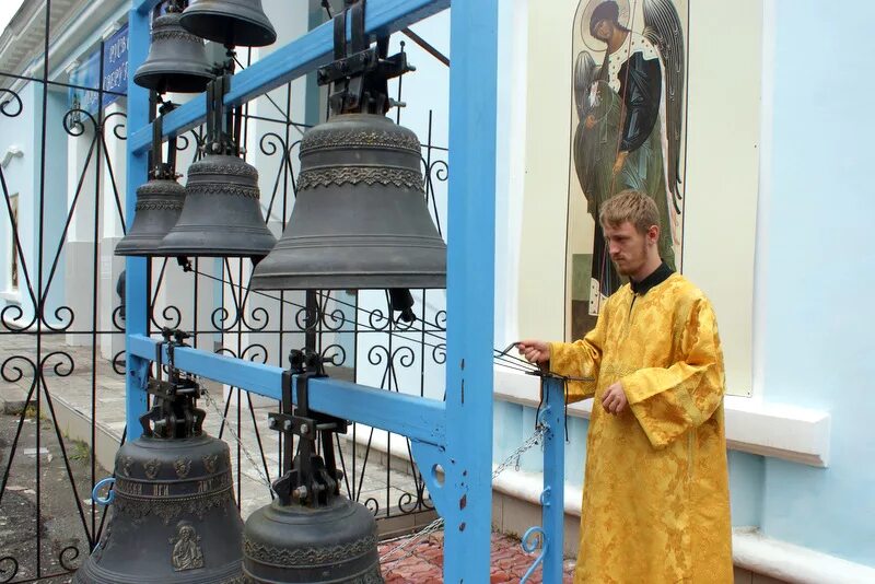 храмы в честь крещения. церковь голубые купола саратов. православный храм зимой. храмы в честь крещения. храм живоначальной троицы, орехово-борисово, москва.