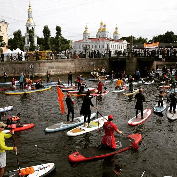 Spb event. Фестиваль sup серфинга в СПБ. Сапсёрфинг фестиваль в Петербурге. САП серфинг на Фонтанке. Фестиваль саб серфинга в Питере.