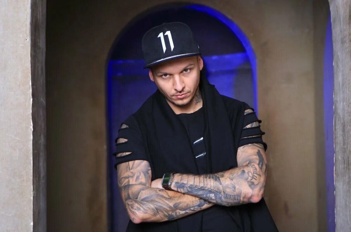 Рэпер куда. St1m рэпер. билли миллиган рэпер. st1m российский актёр.