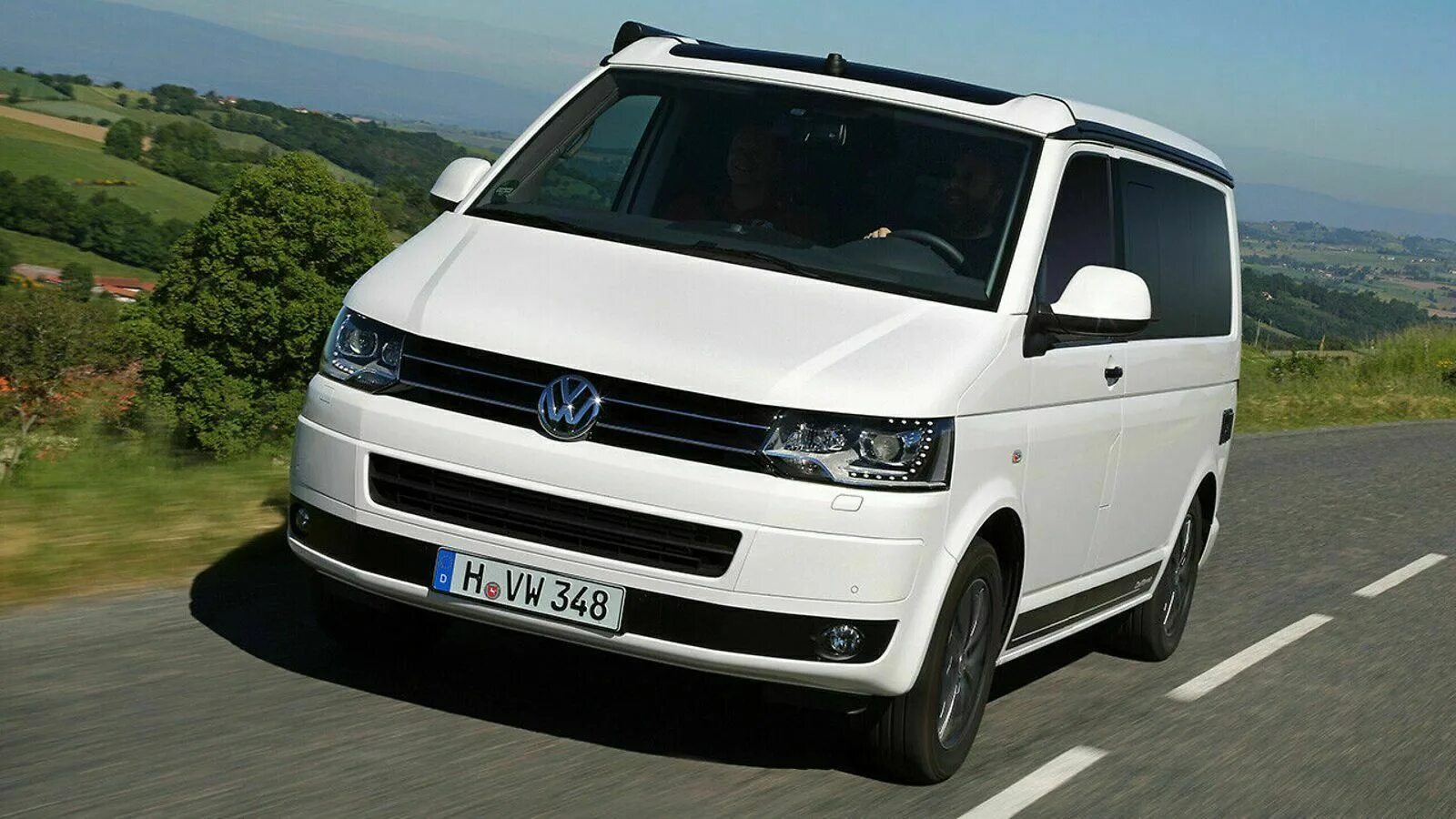 Фольксваген т5 видео. VW t5. Фольксваген Транспортер т5 серый. Автобус Фольксваген т5. Volkswagen Multivan t5 бирюзовый.